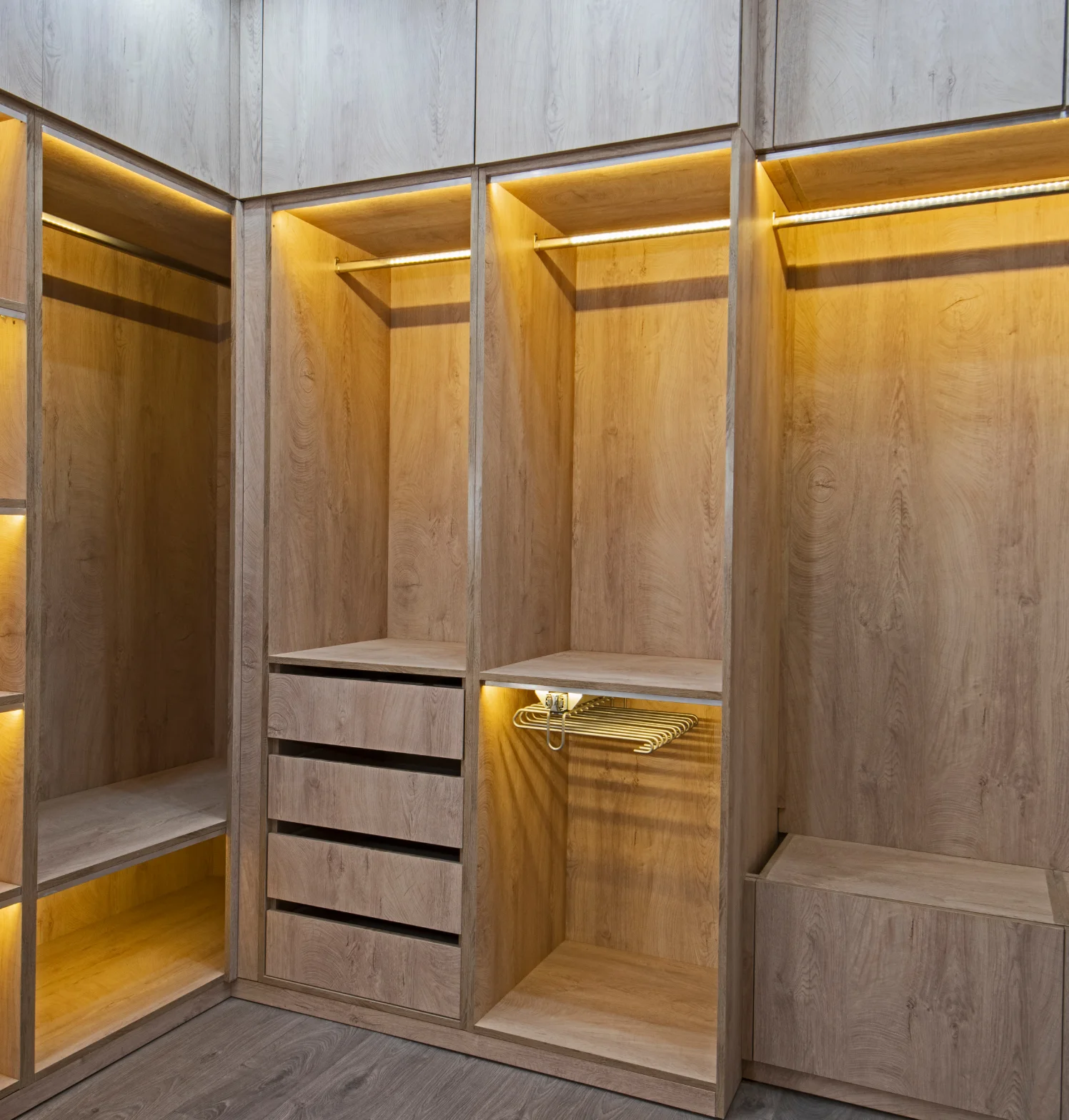 Shelf Toppers for Modular Systems